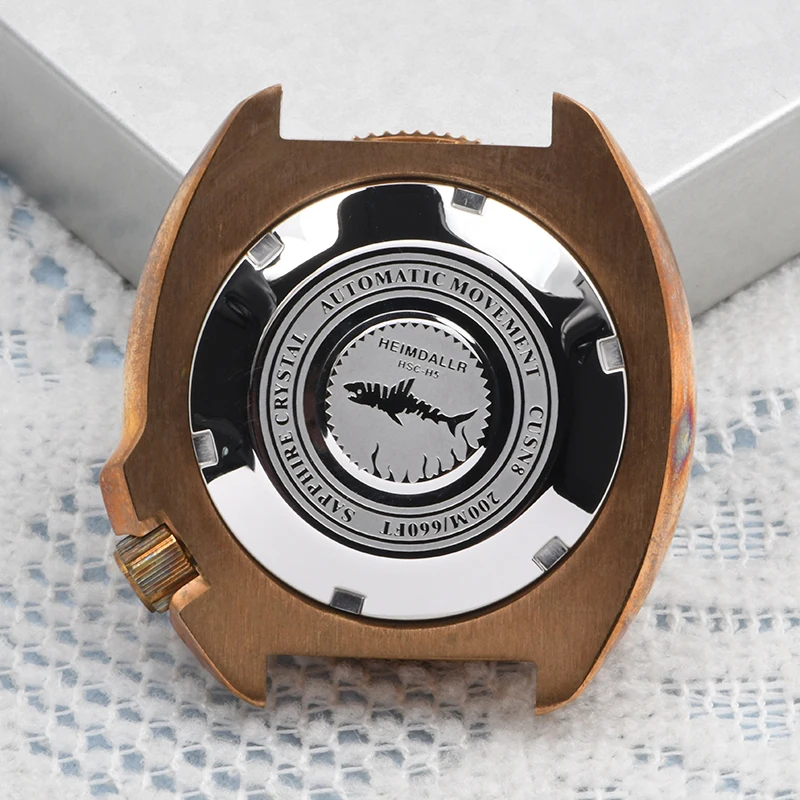 Exhibition Caseback - HEIMDALLR CUSN8 Bronzen Turtle 6105 Horloge